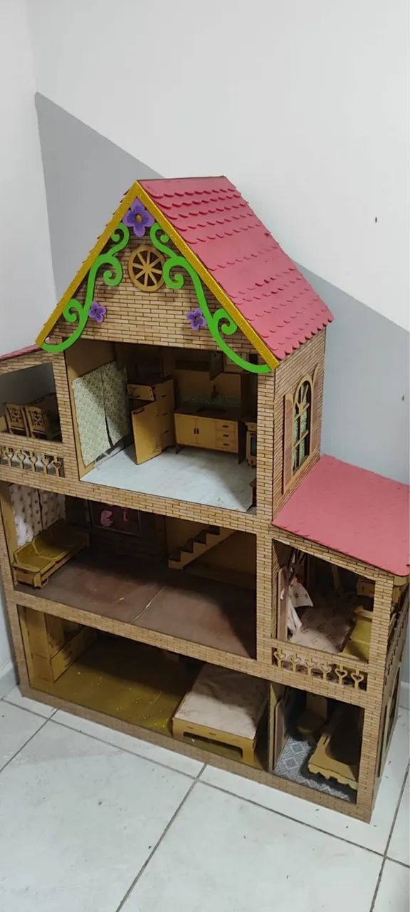 Vendo casinha de boneca grande