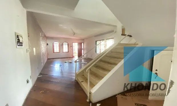 Sobrado de esquina em ótima localização - Foto 4
