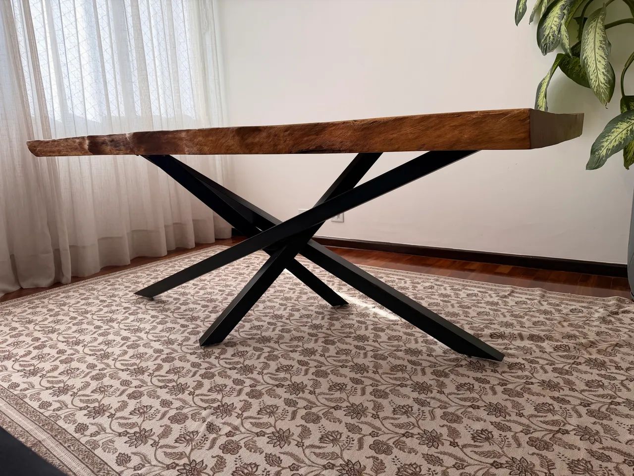 Mesa de jantar de madeira maciça  - Foto 3