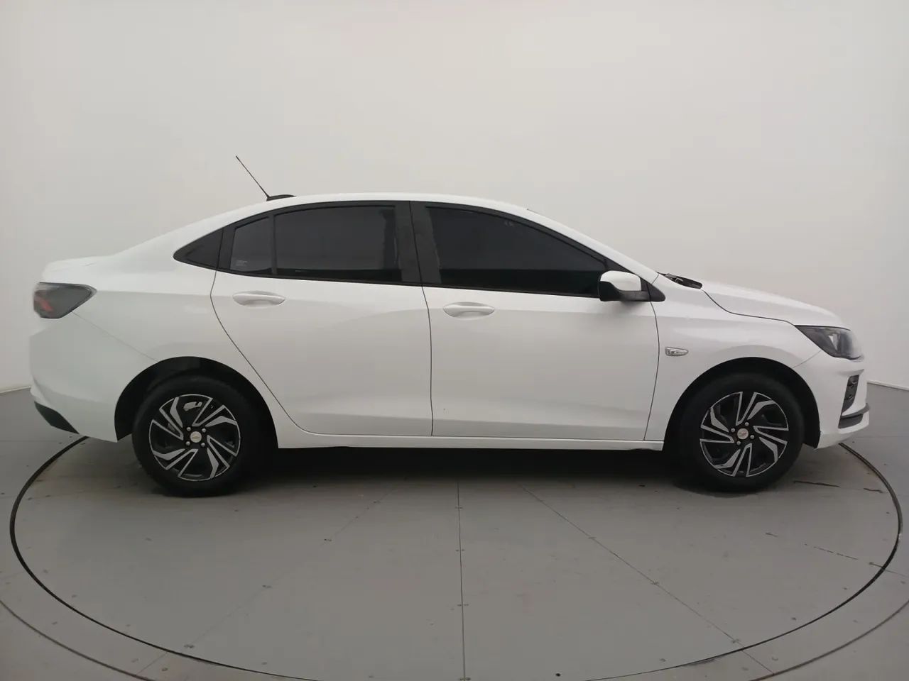 Chevrolet Onix Activ 1.4 8V Flex Aut. 4P, foto 6 de 18
