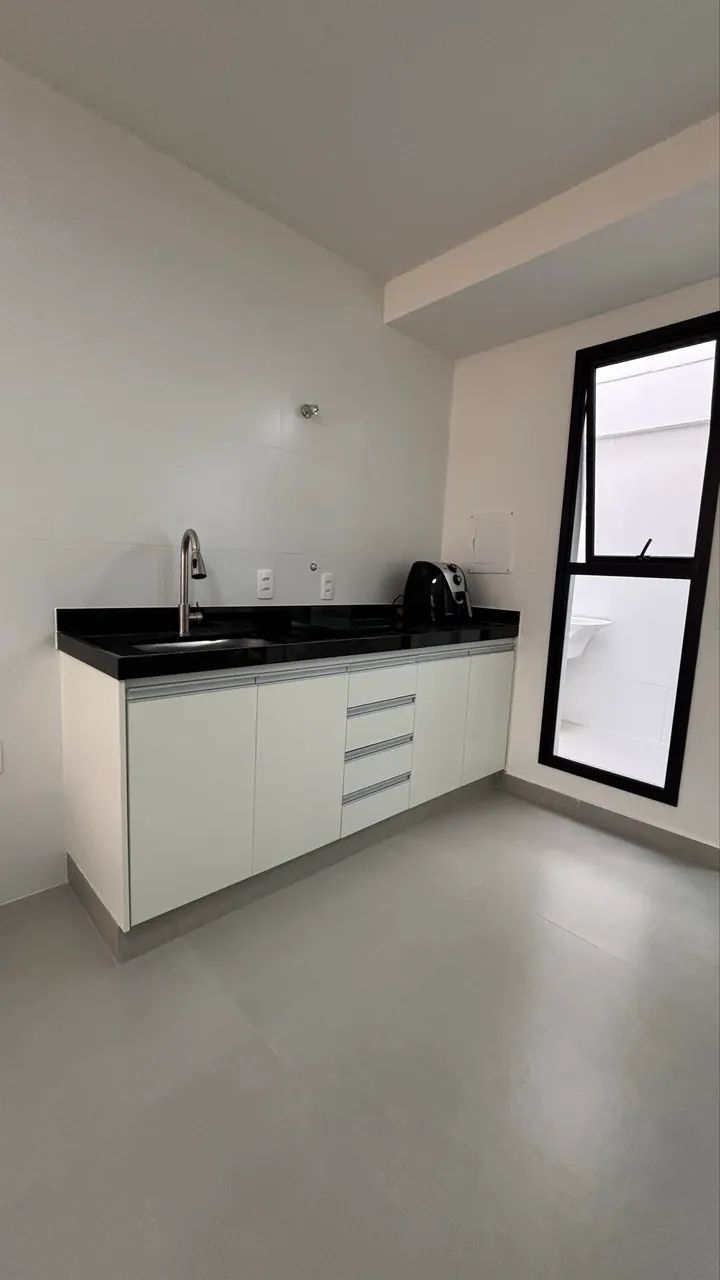 ALUGO CASA COM 3 SUÍTES, GARAGEM, MOBILIADA - Foto 5