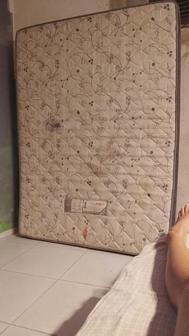 Colchão de casal usado