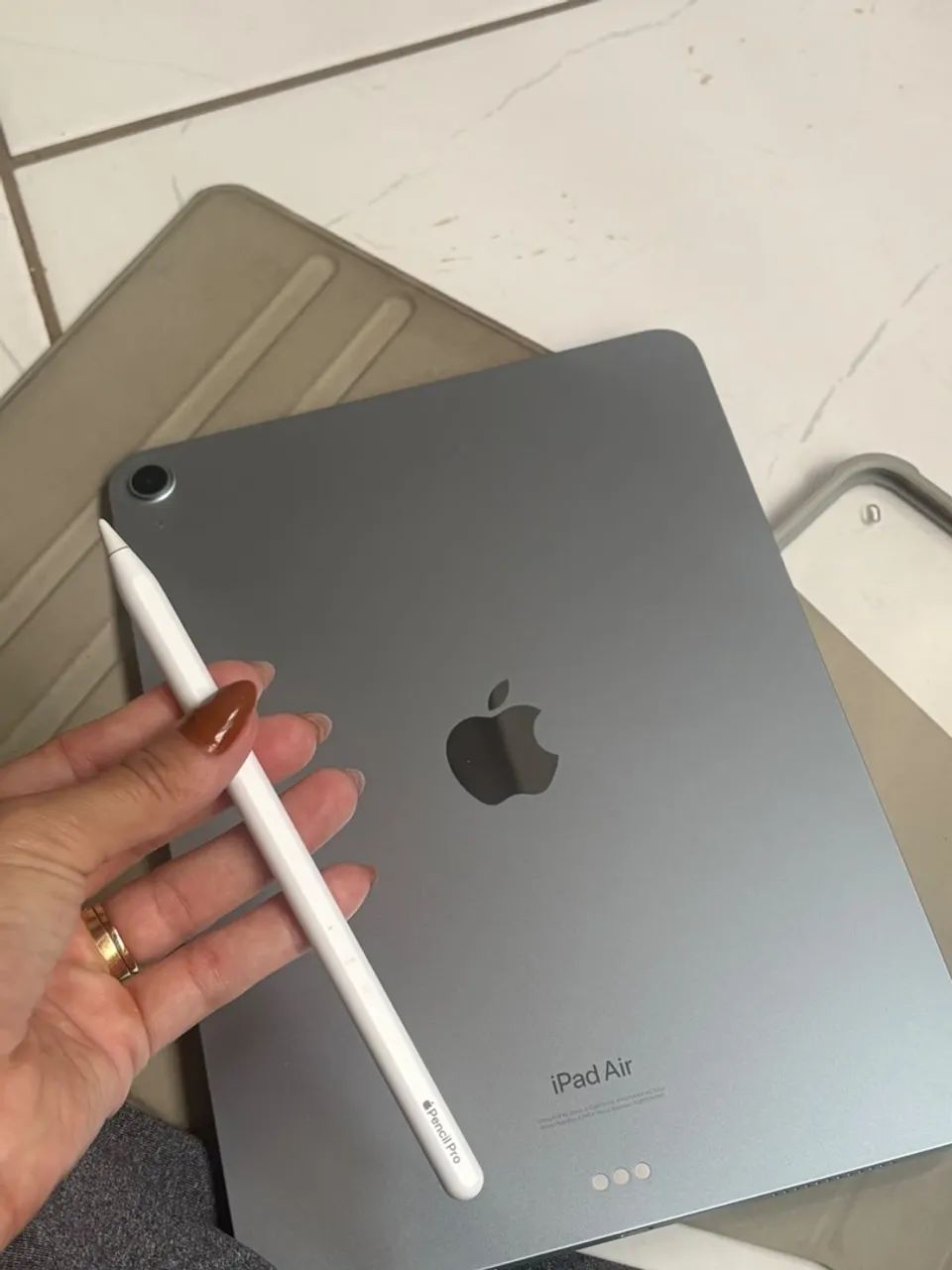 iPad Air 6th geração 128GB + Apple Pencil Pro - Tablets e E