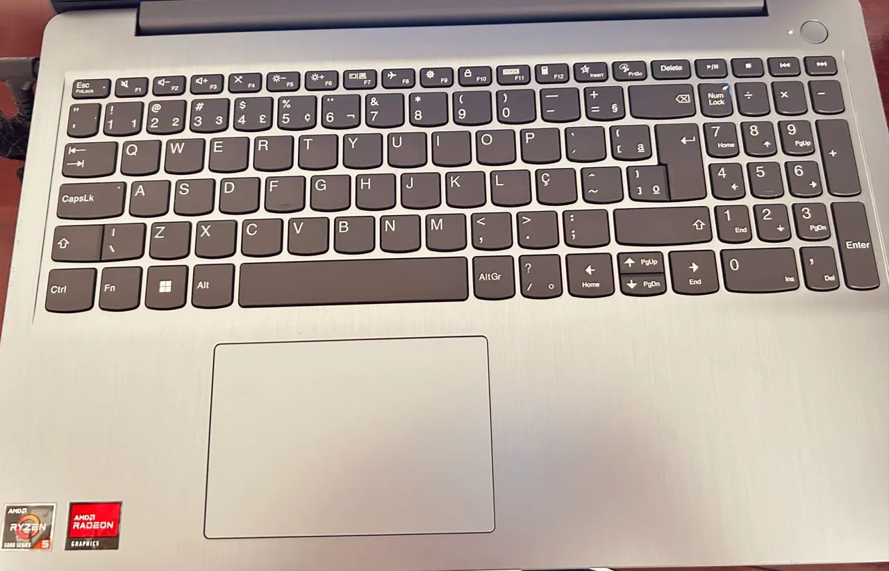 Notebook Lenovo IdeaPad 3 - AMD Ryzen 5-500 U - Foto 2