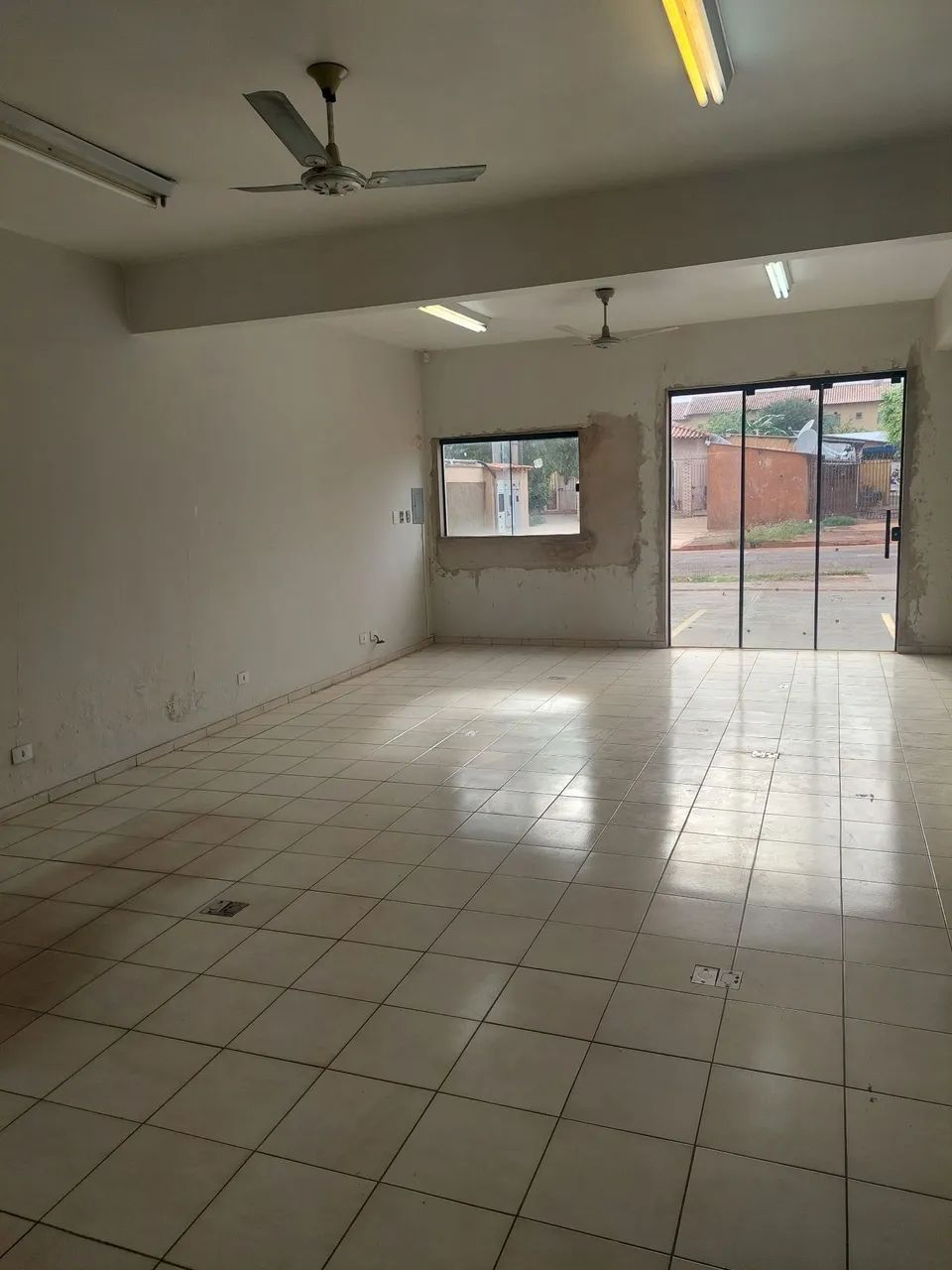 ALUGO - SALA COMERCIAL  2 mil - Foto 4