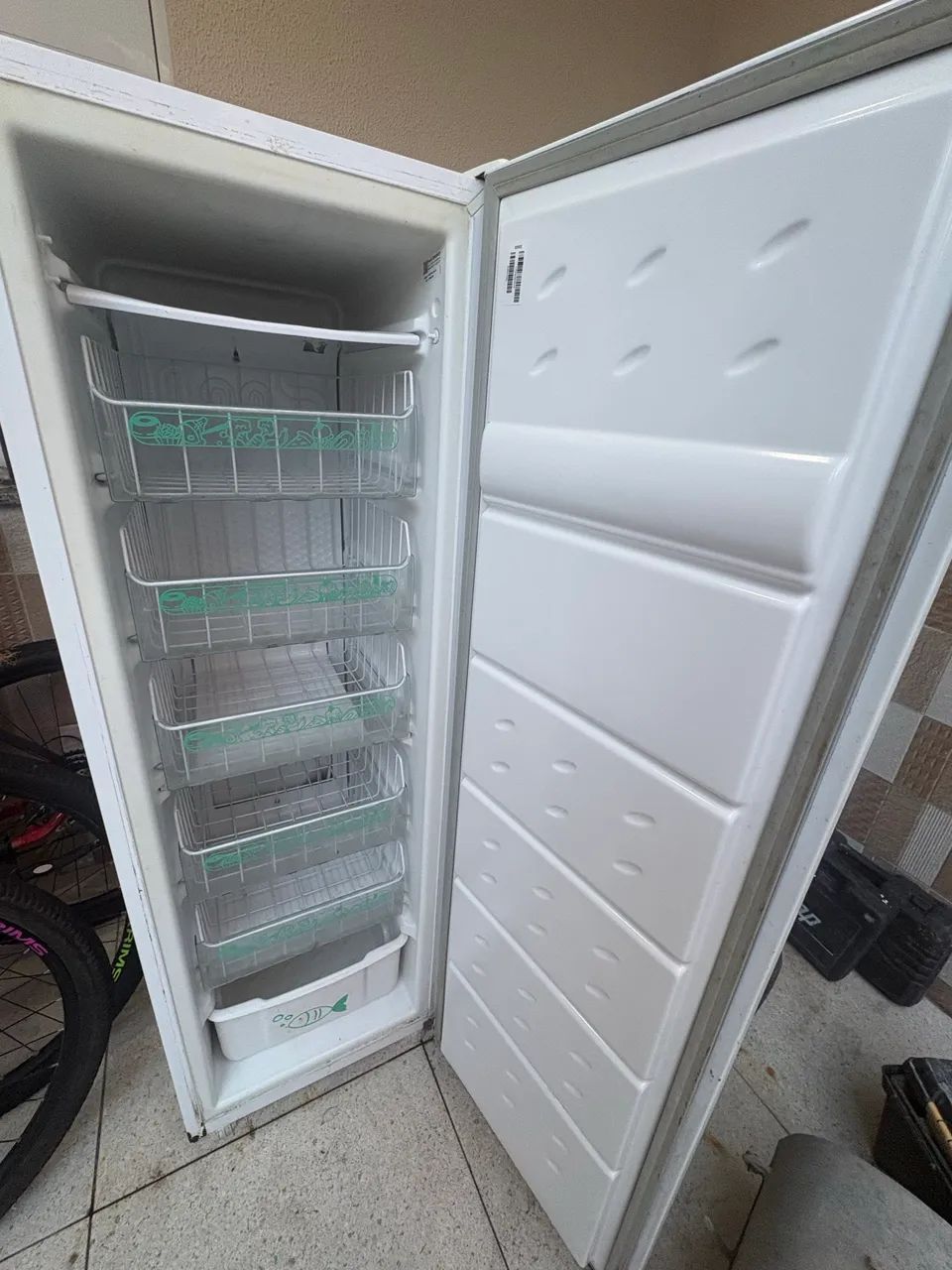 Freezer vertical CÔNSUL 