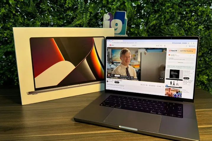 MacBook Pro 2021  A2485  Cor Silver  Apple M1 PRO  - Foto 5