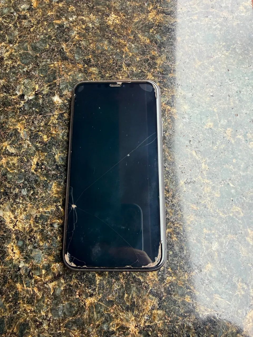 iphone 11, 64gb, pelicula quebrada - Foto 3