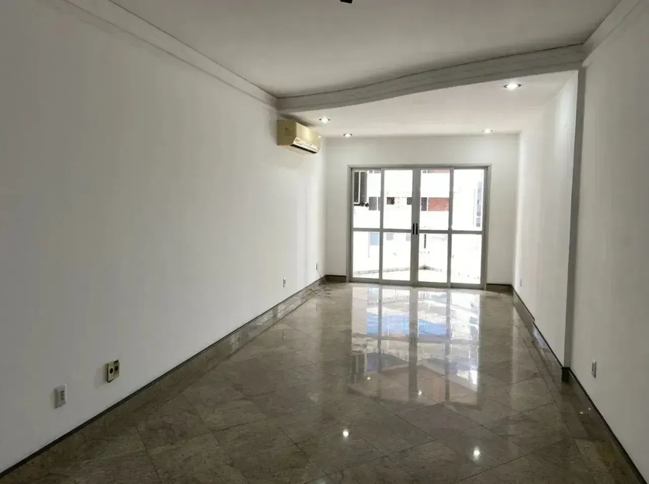 Helio Pires vende Apartamento no edifício Maison Orleans  Na João Balbi - Foto 2