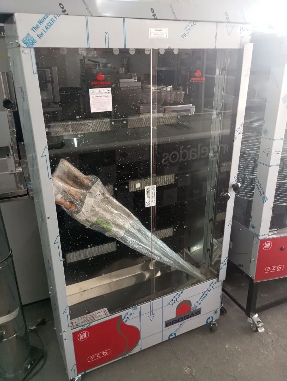 NZ. Máquina de assar frango 6 espetos 70kg PROGÁS 