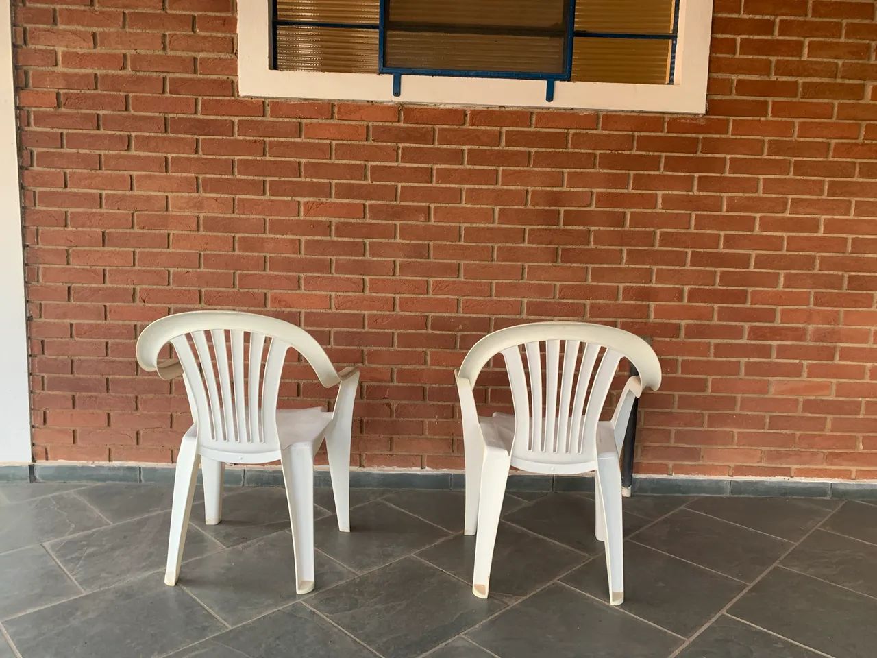 Cadeira de plástico  - Foto 3