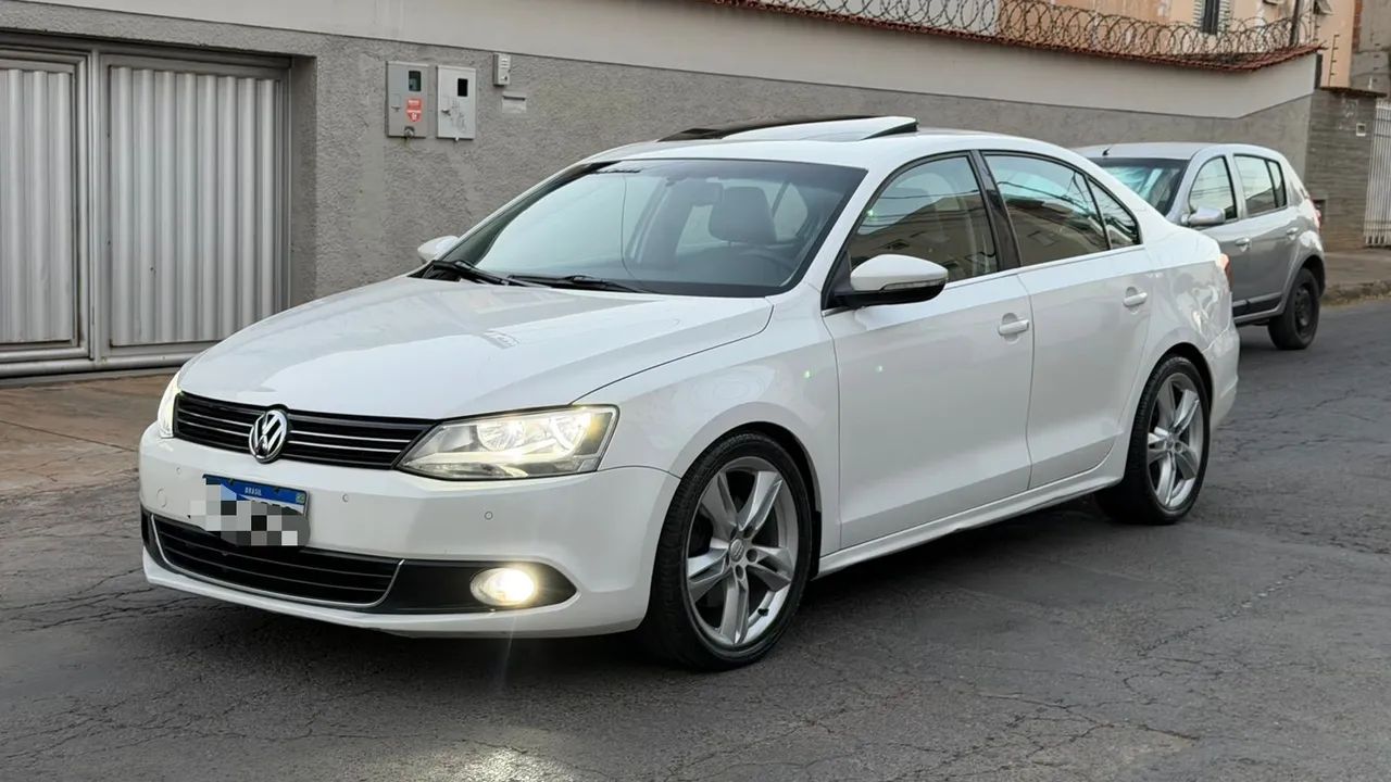Volkswagen Jetta JETTA Highline 2.0 TSI 16V 4p Tiptronic 2013