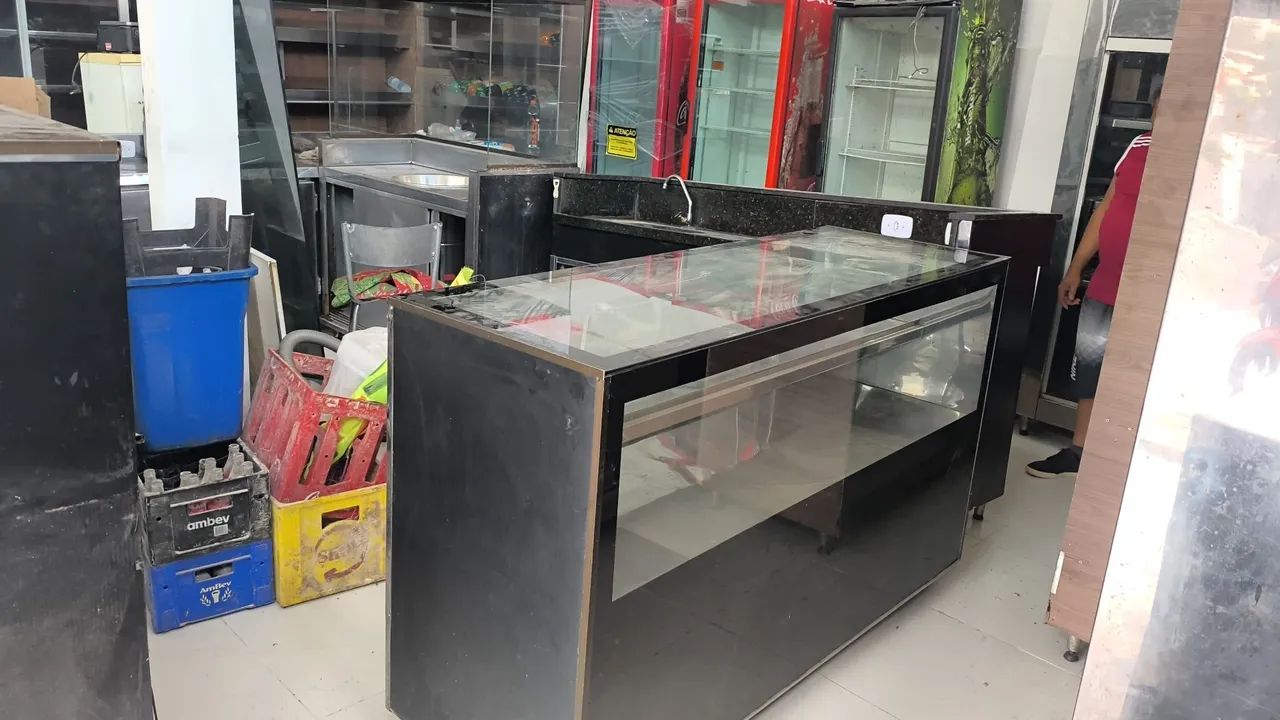 vende-se freezer, balcão, prateleiras - Foto 2