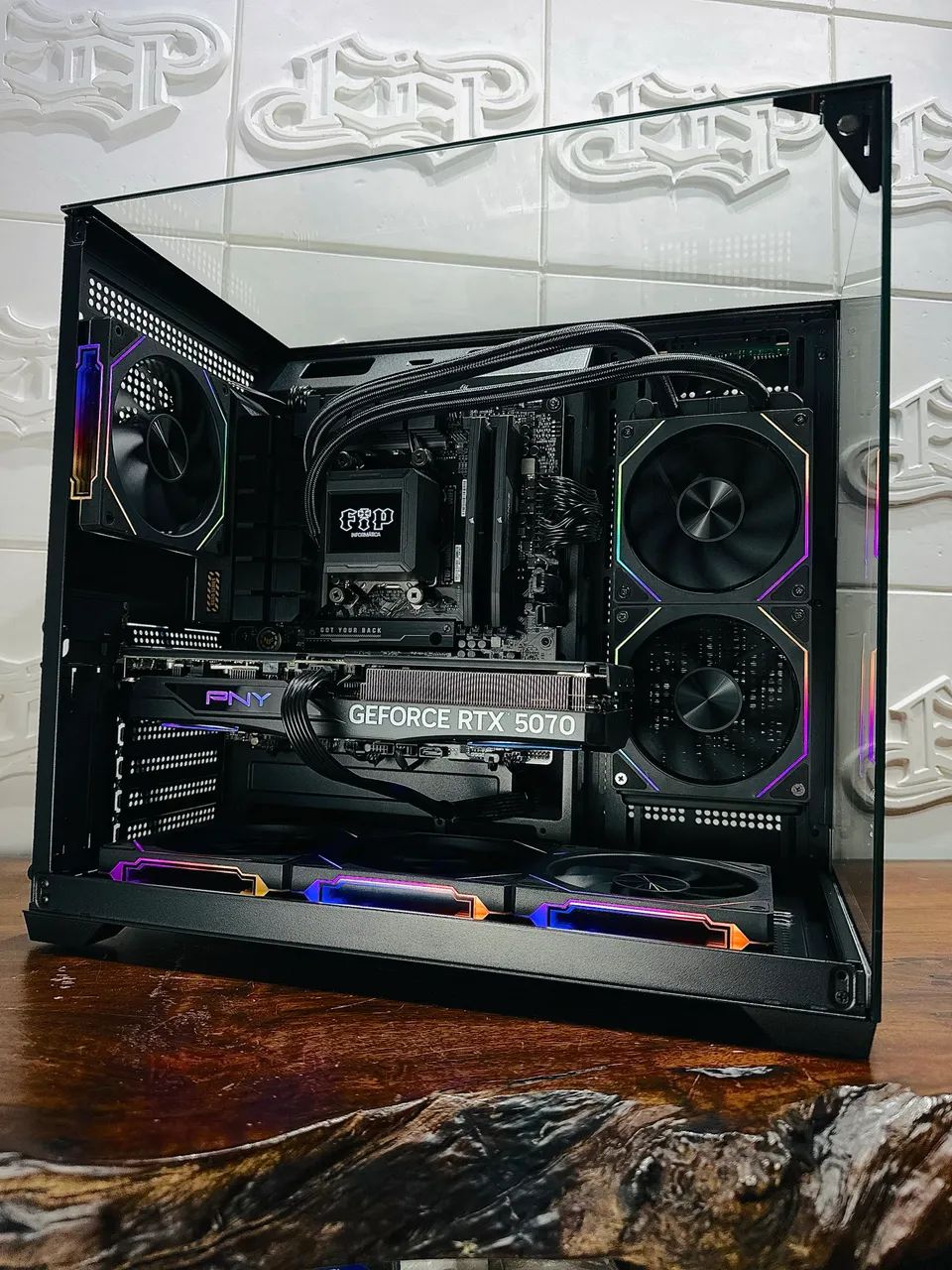 Ryzen 7 7800X 3D + RTX 5070