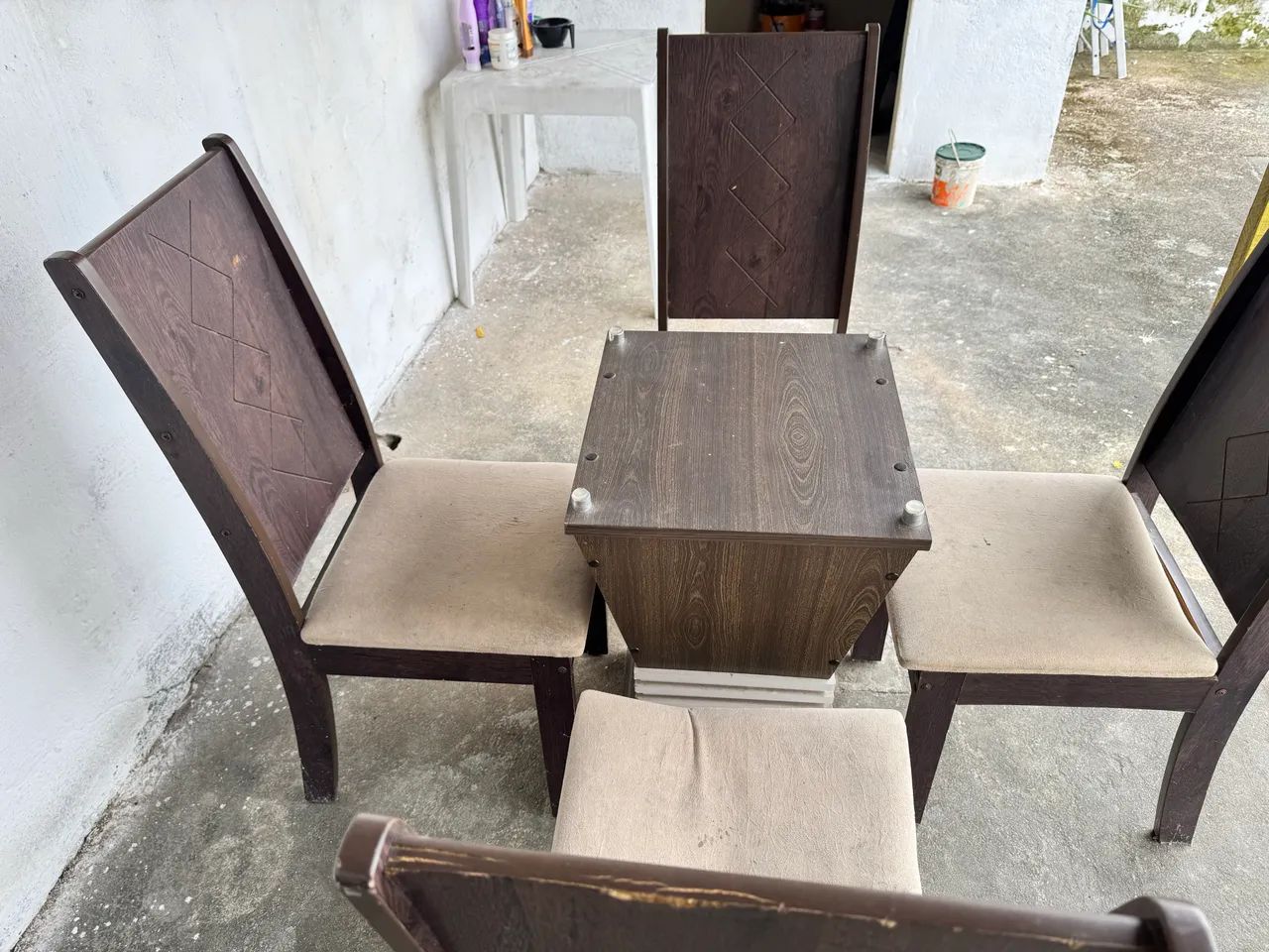 Vendo mesa com cadeiras  - Foto 3