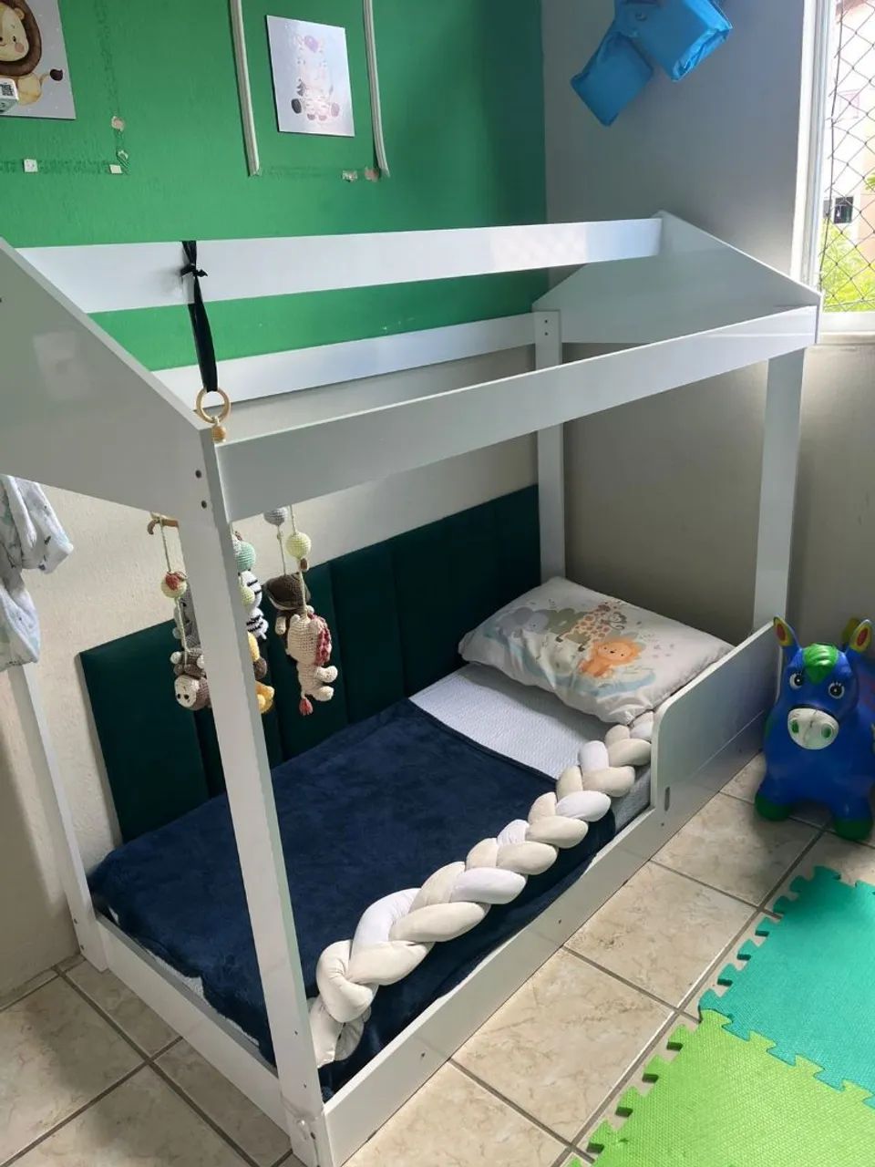 cama montessoriana infantil