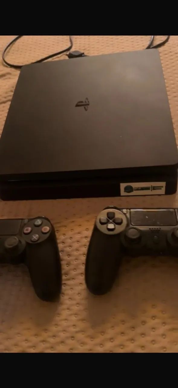 PS 4 desbloqueado com vários jogos + controle - Foto 2