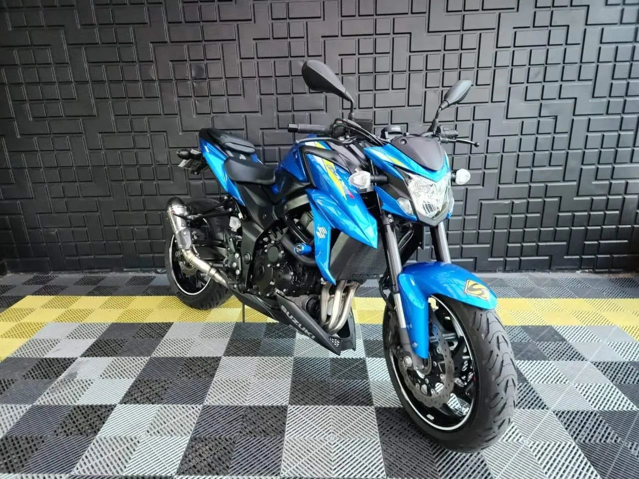 suzu  Suzuki 750 2022 - 1504939783 | OLX