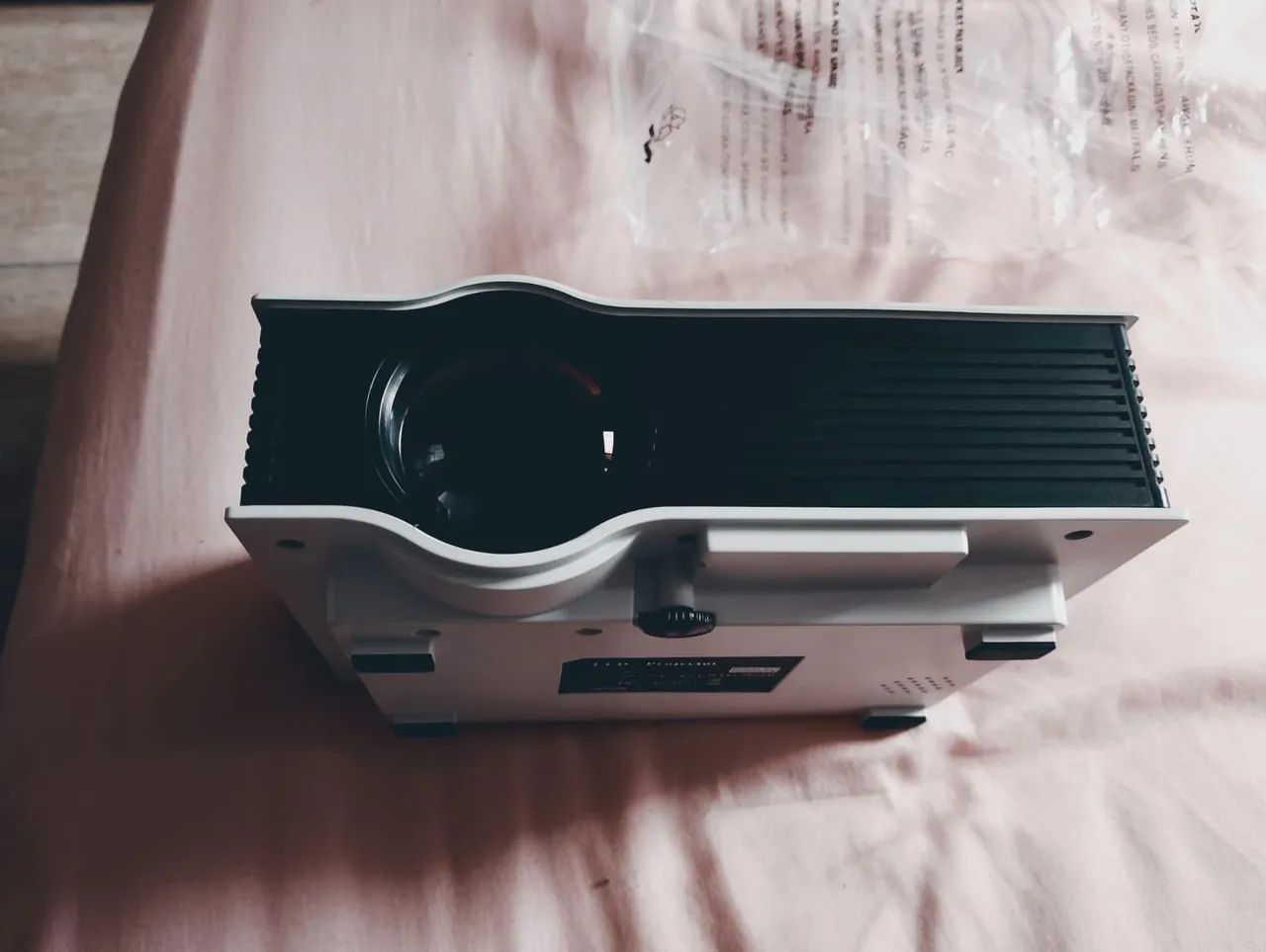 Projetor LED UC40+ 800 Lumens HD HDMI - Imagem Nítida e Alta Performance - Foto 2