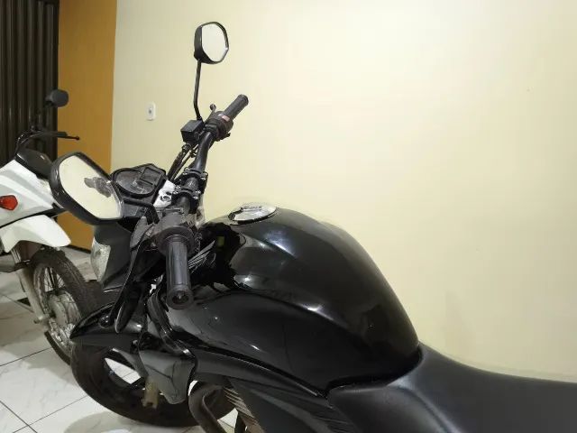 CB 300R - Foto 2