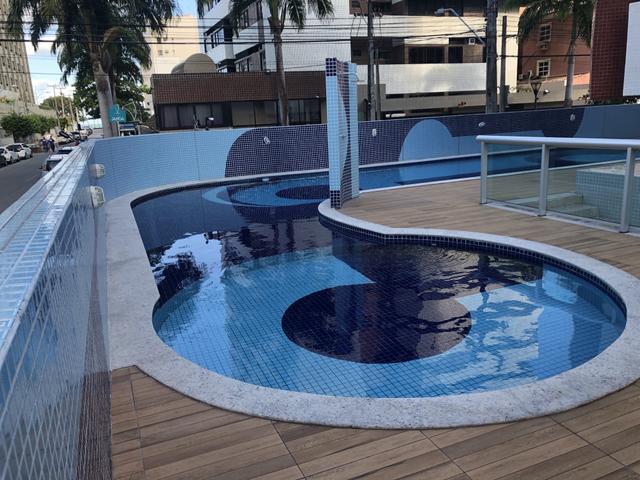 Apartamento com 4 suítes +gabinete + lavabo a 50 metros da praia - Foto 4