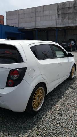 Vendo Chevrolet Sonic em ótimo estado whats