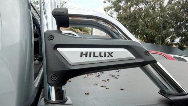 TOYOTA HILUX CD SRX 4X4 2.8 TB AT Prata 2017/2018 - Foto 13