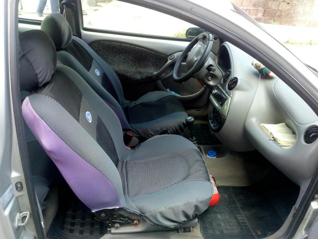 Vende se um Ford Ka 2001