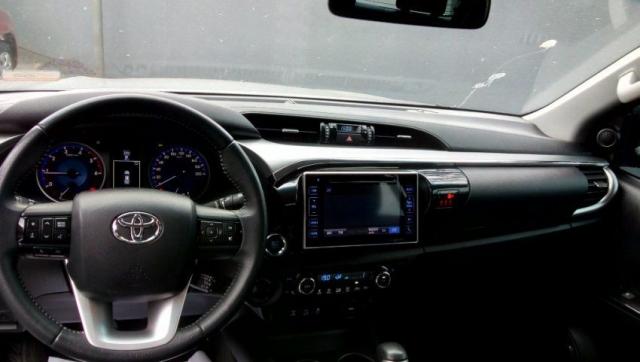 TOYOTA HILUX CD SRX 4X4 2.8 TB AT Prata 2017/2018 - Foto 6