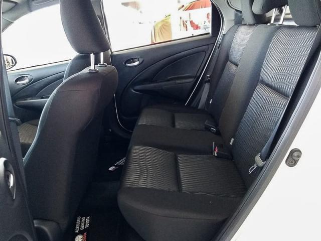 TOYOTA ETIOS HATCH X 13L AT 19/20 - Foto 5