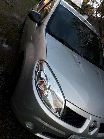 Sandero 1.6 / 2010