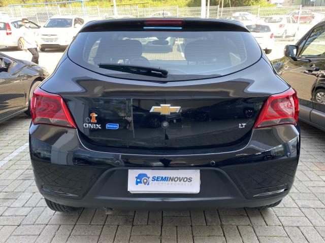 GM - CHEVROLET ONIX HATCH LT 1.0 8V FlexPower 5p Mec. - Foto 7