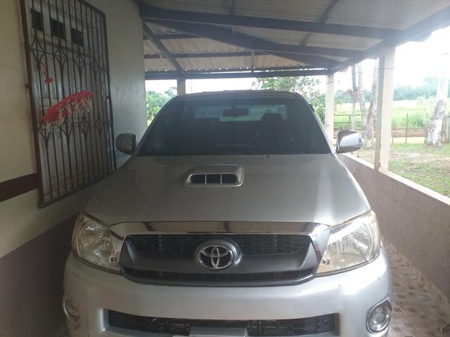 Vendo essa hilux pego carro de menor valor no negocio
