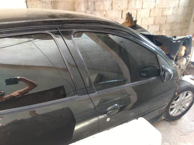 Peugeot 206 batido - retirada de peças - Foto 3