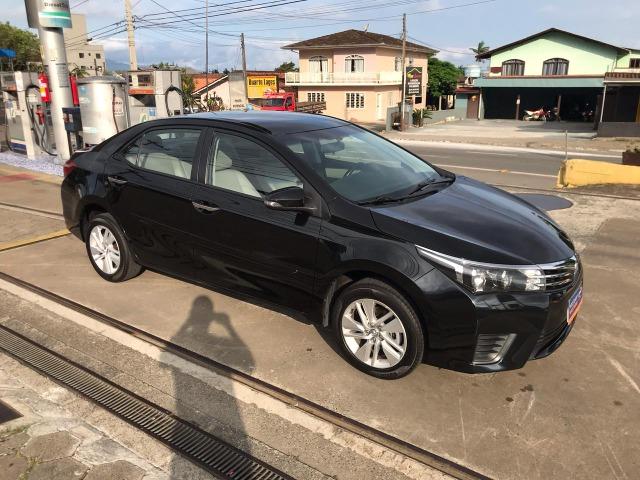 Corolla 1.8 GLI Upper Automático 2017 - Foto 2