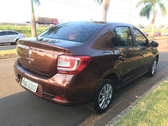 Renault Logan 2014 - com ar condicionado