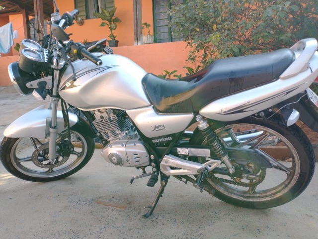 SUZUKI YES 2008