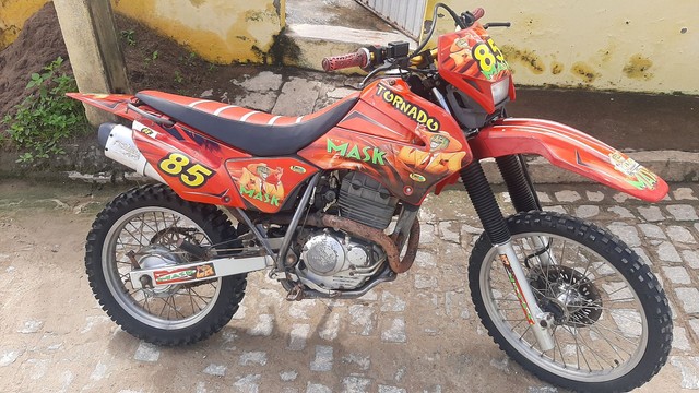 VENDE-SE TORNADO 2001