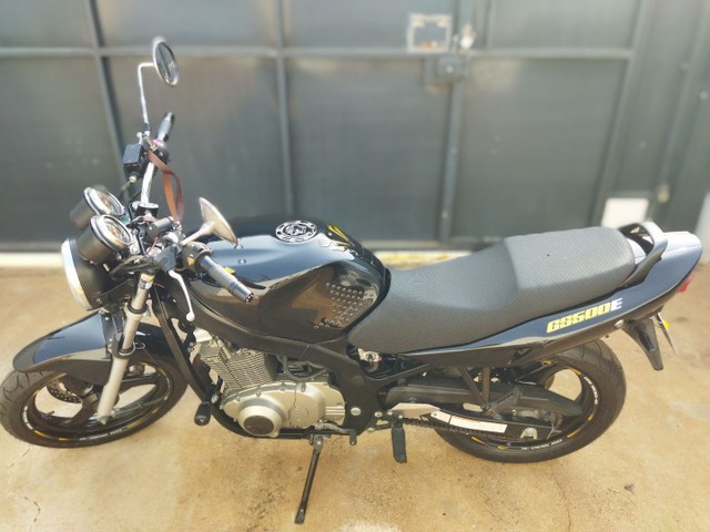 MOTO SUZUKI GS 500E