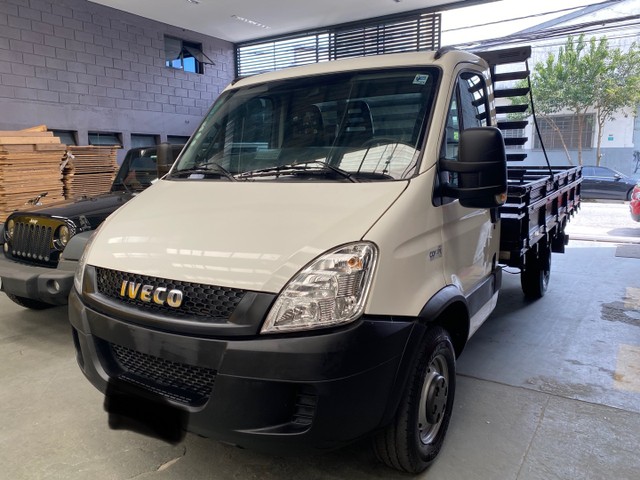 IVECO DAILY 2019 BAIXO KM ÚNICO DONO CONSERVADA