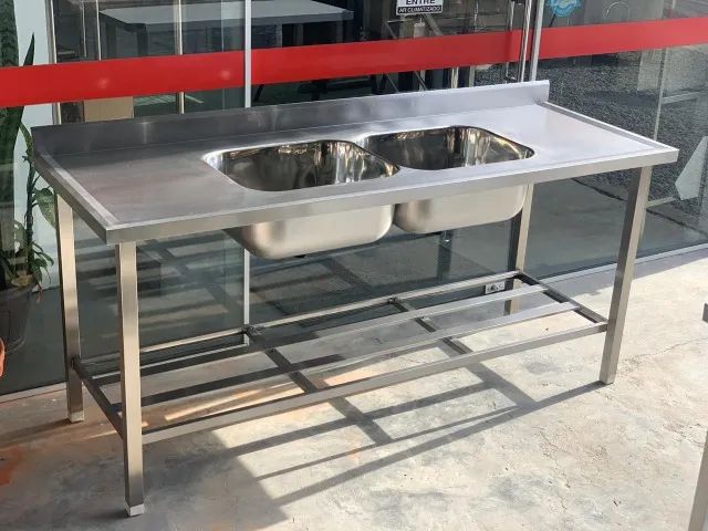 Pia inox industrial com 2 cubas - Medida  1,90mt 