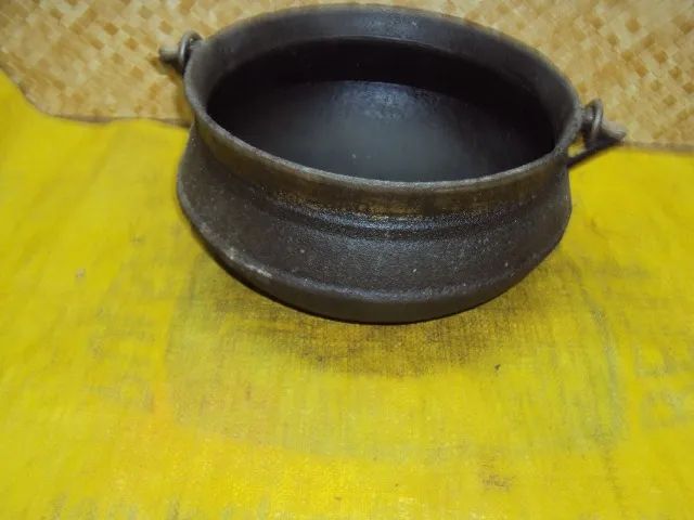 panelas ferro  antiga .,pronto pr auso .faixa 2 litro /valor por cada peça //leia  - Foto 2