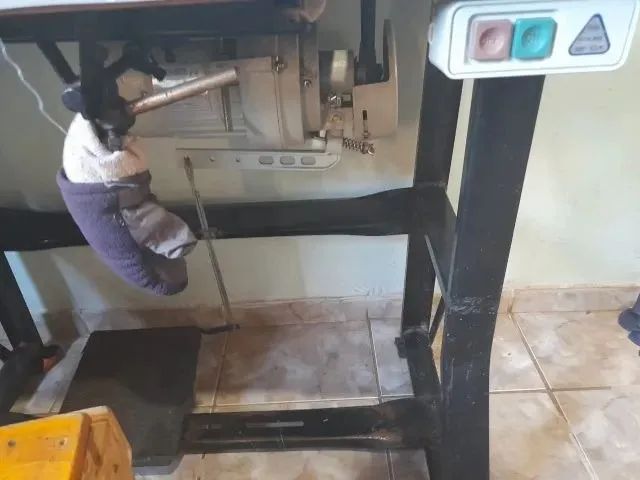 singer(bordadeira manual elétrica)compre logo!leia-manda zap,oportunidade única mande zap - Foto 3