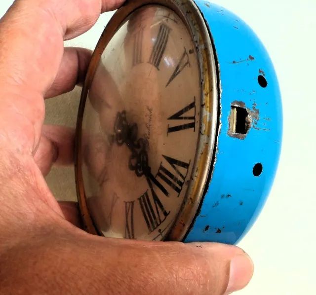 Relógio Despertador Rubinick- Anos 60 - Funcionando ( p/ Colecionador, Retirada de Peças)