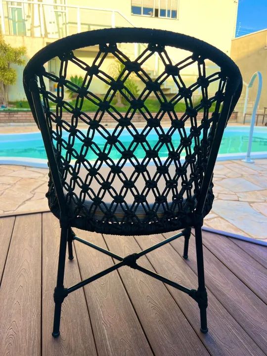 Poltronas de jantar revestido com tricô nautico acompanha almofada no assento  