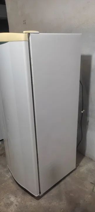 GELADEIRA 110V FUNCIONANDO - ENTREGA GRÁTIS - 12X CARTÃO  - Foto 3