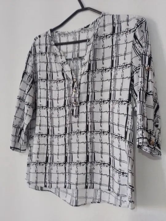 Camisa feminina - tamanho P - Foto 2