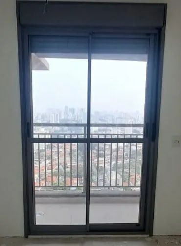 Porta com persiana blackout alumínio cinza novas 1.40 L x 2.40.