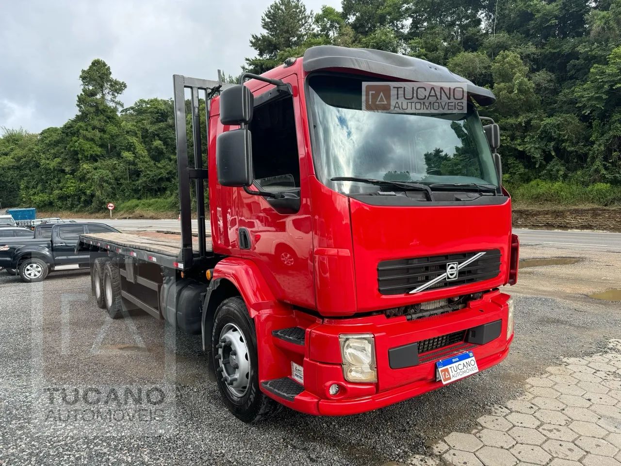 Caminhão Volvo VM 260 Truck - 2012 - Plataforma - Foto 3