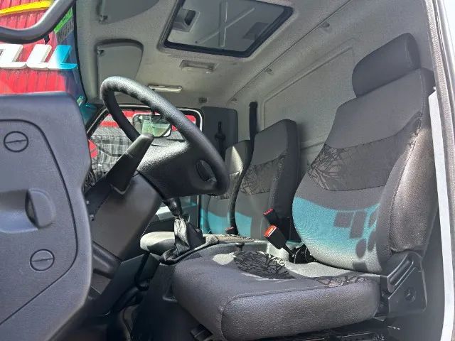 Accelo 815 da Mercedes com cesto aéreo de 13,5m de alcance - Foto 6